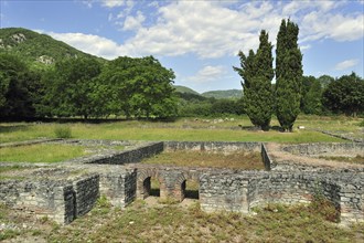 Archeological site showing Roman ruins at Saint-Bertrand-de-Comminges, Pyrenees, France, Europe