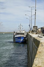 Ships and boats at quay walls, Le Croisic, Loire-Atlantique, Pays de la Loire, France, Europe