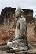 Seated Buddha in Vatadage building, The Quadrangle, UNESCO World Heritage Site, the ancient city of