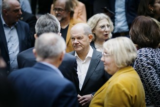 Olaf Scholz (SPD), Federal Chancellor, photographed as part of a group photo of the SPD