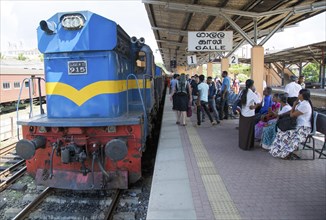 Platform and train railway station, Galle, Sri Lanka, Asia