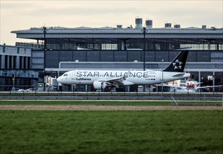 A Lufthansa Airbus A-320 lands at BER Berlin Brandenburg Airport Willy Brandt, Schoeenefeld, 28