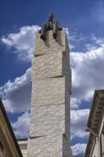 Sculpture Opera by the Italian artists Gianni Lucchesi and Giannoni & Santoni in Piazza De Ferrari,