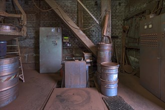 Bronze powder production room with scales in a metal powder mill, founded around 1900, Igensdorf,