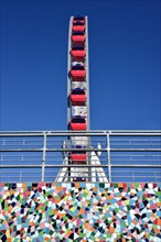 Ferris wheel at the Duesseldorf funfair, North Rhine-Westphalia, Germany, Europe