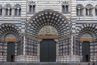 Entrance portals of the Cathedral of San Lorenzo, Piazza San Lorenzo, Genoa, Italy, Europe