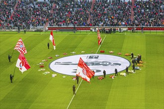 Former national football players bid farewell to Franz Beckenbauer, FC Bayern fan clubs wave flags,