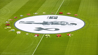 Banner with Franz Beckenbauer and wreaths of flowers, funeral service of FC Bayern Munich for Franz