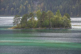 Island in Lake Eibsee lake, Grainau, Werdenfelser Land, Upper Bavaria, Bavaria, Germany, Europe