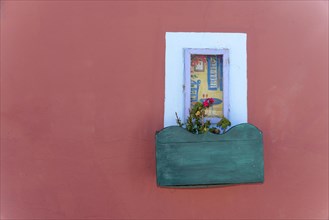 Coloured house wall, Oia, Santorini, Greece, Europe
