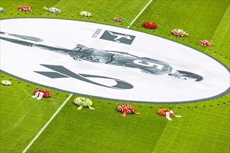 Banner with Franz Beckenbauer and wreaths of flowers, funeral service of FC Bayern Munich for Franz