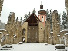 Ruins of the Maria Hilf church on the Welschenberg, Winter, Muehlheim, Upper Danube,