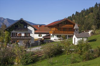 Graseck Alm with huts and chapel, Garmisch-Partenkirchen, Werdenfelser Land, Upper Bavaria,