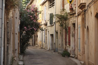 Alley in Arles, Bouches-du-Rhone, Provence, France, Europe