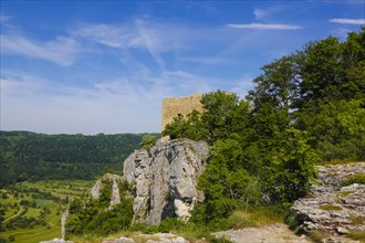 Ruin Reussenstein, ruin of a rock castle above Neidlingen, rock above the Neidlingen valley,