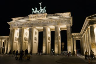 Brandenburg Gate at night, night shot, night, evening, dark, history, East Germany, GDR,