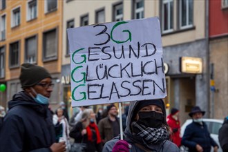 Frankfurt: Large demonstration against the corona measures. The organiser estimates the number of