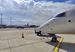 Small aeroplane on the tarmac, airport, Duesseldorf, North Rhine-Westphalia, Germany, Europe