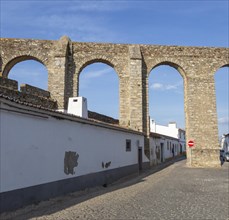 Historic 16th century Aqueduct, Aqueduto da Agua de Prata, designed by Francisco de Arruda