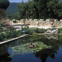 Renaissance castle garden of Lourmarin, Parc Naturel Regional du Luberon, Luberon, Provence,