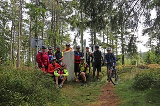 Mountain bike tour through the Bavarian Forest with the DAV Summit Club: State border on the Osser