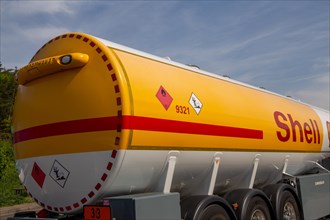 Shell truck on the motorway