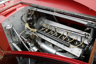 Bugatti Type 57 Atalante 1936 France classic car detail engine