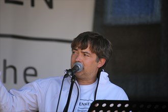 Karlsruhe: Michael Ballweg speaks at the Corona protests against the measures taken by the federal