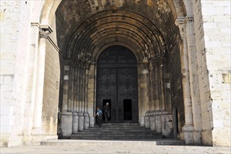 Entrance area, Se Dom, Igreja de Santa Maria Maior, Se Patriarcal de Lisboa, Cathedral, Start of