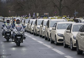 Motorcade and demonstration by Berlin taxi drivers at the Reichstag. The new rules for competitors