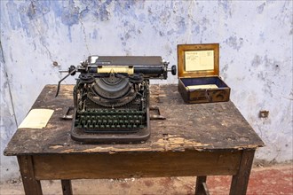 An old typewriter repurposed as a piece of art, on display in Mattancherry's Jew Town, Cochin,