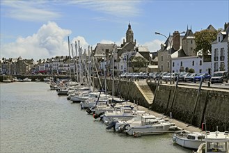 Harbour basin with boats and quay wall, Le Croisic, Loire-Atlantique, Pays de la Loire, France,