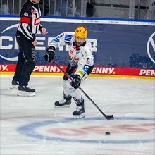 Anders Groenlund (Fischtown Pinguins Bremerhaven) at the DEL (German Ice Hockey League) away game