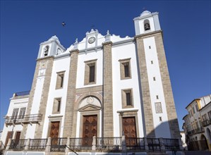 Sixteenth century building of Church of Santo Antao dating from 1557, Giraldo Square, Praca do