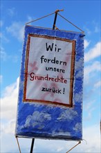 Mainz: A demonstration against the coronavirus measures took place under the slogan One year of