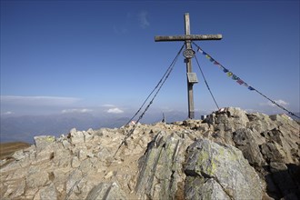 Mirnock summit cross, Nockberge mountains, Upper Carinthia, Carinthia, Austria, Europe