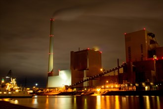 Night shot of the large power plant (GKM) in Mannheim. The large power plant in Mannheim is one of