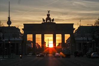 Sunrise at the Brandenburg Gate, Berlin, 30/03/2021