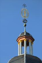 Spire with Madonna figure on Zum Roemischen Kaiser building, ridge turret, dome, detail,