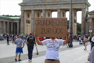 Berlin: The planned lateral thinkers' demonstration for peace and freedom against the German