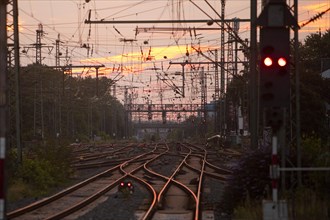 Railway tracks at dawn at the main railway station, Dortmund, Ruhr area, Germany, Europe
