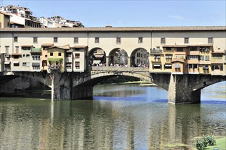 Ponte Vecchio, oldest bridge over the Arno, built around 1345, Florence, Tuscany, Italy, Europe