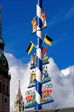 May pole on Viktualienmarkt and Church St Peter, Munich, Bavaria, Germany, Europe
