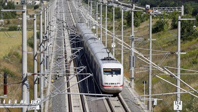 An ICE 1 on the high-speed line for ICE trains near Ichtershausen. The new Leipzig Erfurt line is a