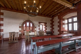 Castle chapel and chapel for weddings, chandelier, knight's castle from the Middle Ages, Ronneburg