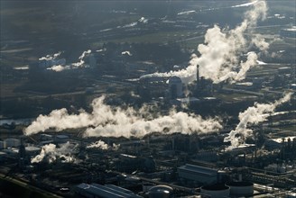 Aerial photograph, industry, smoke, fumes, emissions, exhaust gas, water vapour, Stade, Lower
