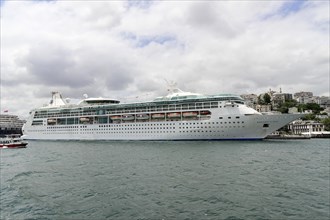 Cruise ship RHAPSODY of the SEAS, year of construction 1996, 297m long, 1998 passengers, at the