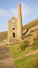 Ruins of Towanroath Pumping House at the Wheal Coates Tin Mine, St Agnes Head, Cornwall, England,