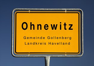 Place name sign Ohnewitz, municipality of Gollenberg, district of Havelland, Brandenburg, Germany,