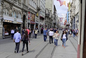 Istiklal Caddesi shopping street, Beyoglu, Istanbul, European part, Istanbul province, Turkey, Asia
